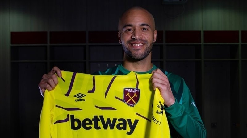 Randolph completes move back to West Ham