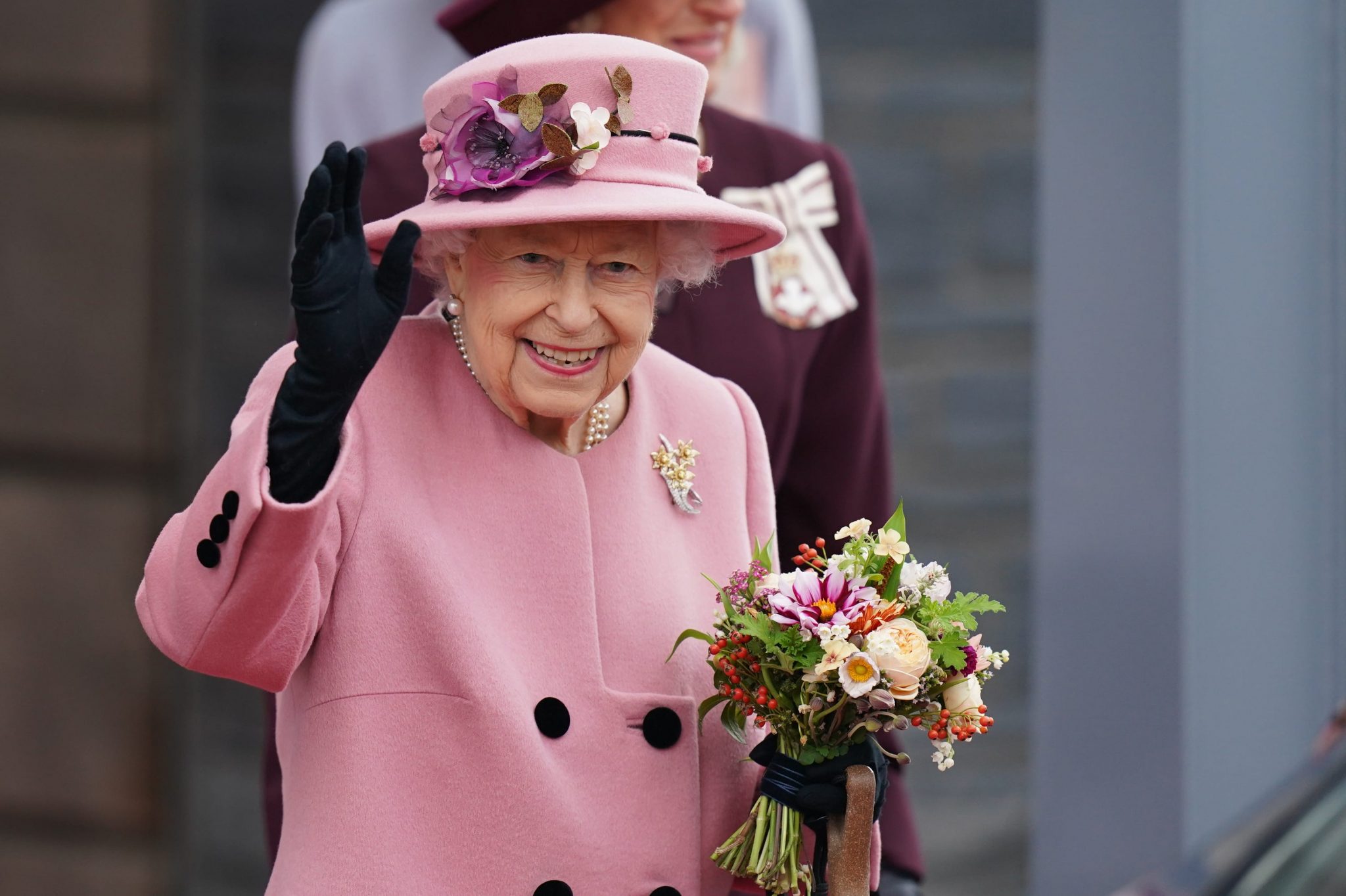 Queen cancels Northern Ireland trip after being told by doctors to rest