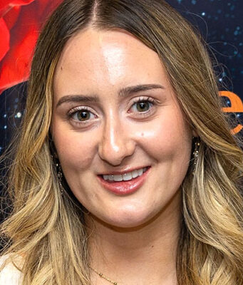 21- year- old Kerry Manze crowned new Yorkshire Rose